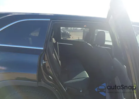 2018 Toyota Highlander Le from USA, damaged, VIN 5TDZARFH7JS036272